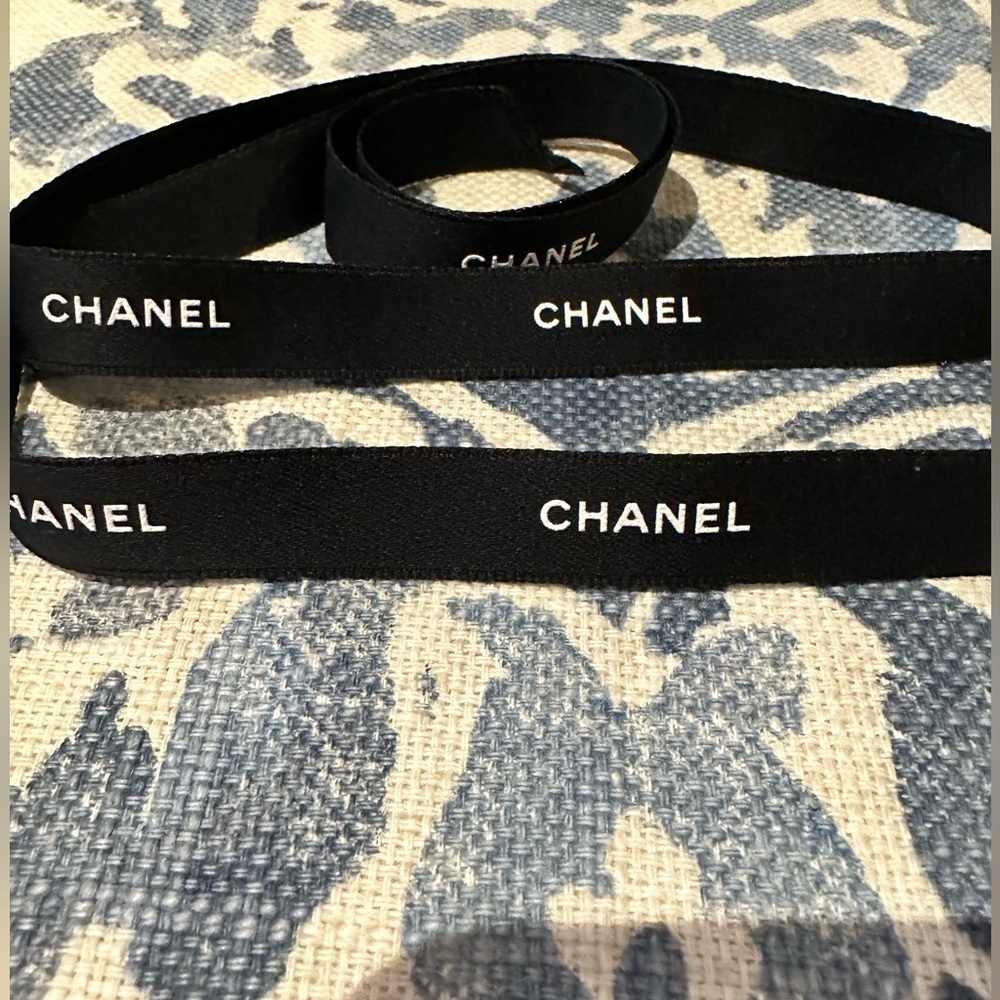 Authentic CHANEL ribbon. - Picture 2 of 2